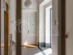 Prodej bytu 2+kk, Praha - Nové Město, Dlážděná, 61 m2