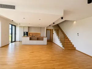 Pronájem rodinného domu, Praha, Karáskova, 163 m2