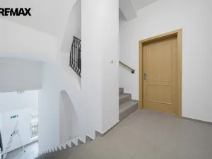 Prodej ubytování, Karlovy Vary, Zámecký vrch, 350 m2