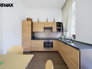Prodej ubytování, Karlovy Vary, Zámecký vrch, 350 m2