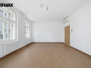 Prodej ubytování, Karlovy Vary, Zámecký vrch, 350 m2