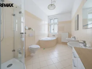 Prodej ubytování, Karlovy Vary, Zámecký vrch, 350 m2