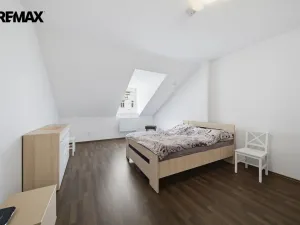 Prodej ubytování, Karlovy Vary, Zámecký vrch, 350 m2
