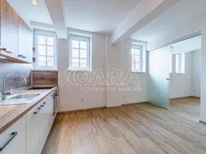 Pronájem bytu 2+kk, Kralupy nad Vltavou, Náměstí G. Karse, 55 m2