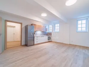 Pronájem bytu 2+kk, Kralupy nad Vltavou, Náměstí G. Karse, 55 m2