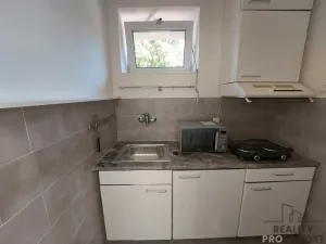 Pronájem bytu 2+kk, Praha, Zavadilova, 48 m2