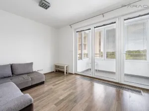 Pronájem bytu 1+kk, Praha - Holešovice, V háji, 31 m2