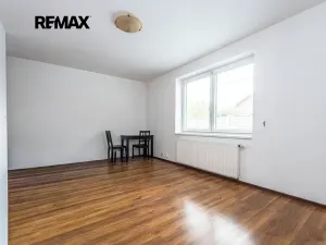 Pronájem bytu 2+kk, Praha - Vinoř, U cukrovaru, 45 m2