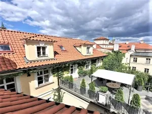 Pronájem bytu 2+1, Praha, Vlašská, 73 m2
