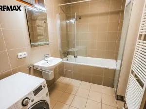 Pronájem bytu 2+kk, Praha - Liboc, U stanice, 69 m2