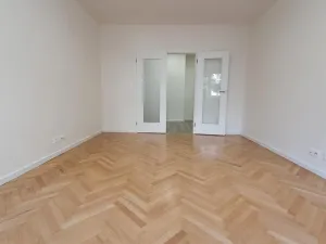 Pronájem bytu 2+1, Praha - Podolí, Podolská, 75 m2
