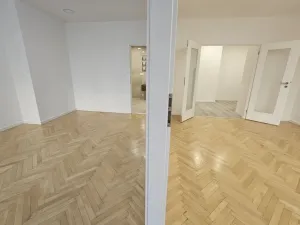 Pronájem bytu 2+1, Praha - Podolí, Podolská, 75 m2