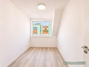 Pronájem bytu 2+1, Praha - Libeň, Vacínova, 43 m2
