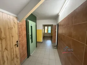 Pronájem bytu 2+kk, Praha - Prosek, Lovosická, 49 m2