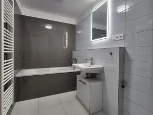 Pronájem bytu 2+kk, České Budějovice, Vrbenská, 64 m2