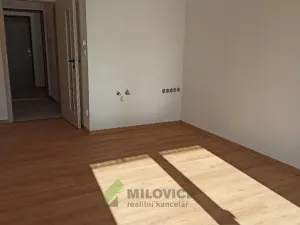 Pronájem bytu 1+kk, Milovice, Topolová, 25 m2