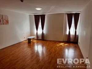 Pronájem bytu 1+kk, Liberec - Liberec II-Nové Město, Chrastavská, 36 m2