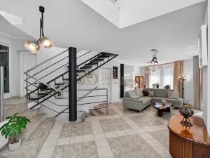 Prodej rodinného domu, Kladno, Ve Strnadovně, 228 m2
