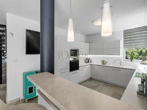 Prodej rodinného domu, Kladno, Ve Strnadovně, 228 m2