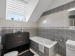 Prodej rodinného domu, Kladno, Ve Strnadovně, 228 m2