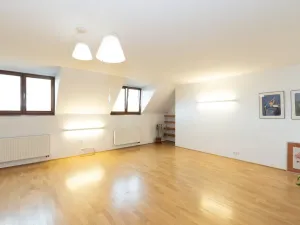 Pronájem bytu 2+kk, Praha - Nusle, Pod vilami, 100 m2