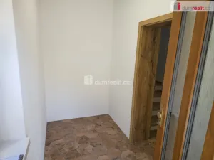 Pronájem bytu 3+kk, Straky, 75 m2