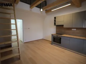 Pronájem bytu 1+kk, Chrastava, náměstí 1. máje, 35 m2