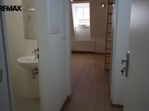 Pronájem bytu 1+kk, Chrastava, náměstí 1. máje, 35 m2