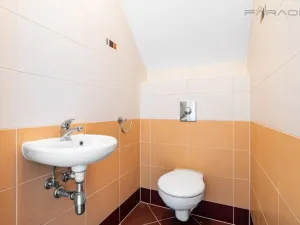 Pronájem rodinného domu, Praha - Březiněves, V pěšinkách, 195 m2