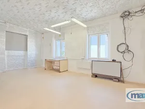 Pronájem skladu, Holice, Hradecká, 317 m2