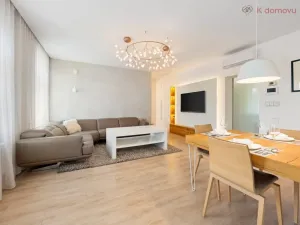 Pronájem bytu 2+kk, Uherské Hradiště, náměstí Míru, 90 m2