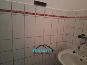 Pronájem výrobních prostor, Kroměříž, 80 m2