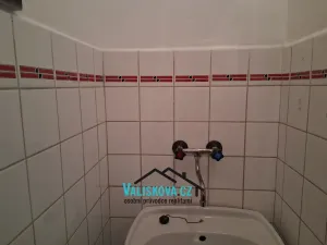 Pronájem výrobních prostor, Kroměříž, 80 m2