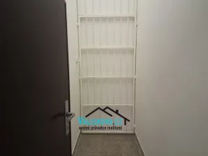 Pronájem výrobních prostor, Kroměříž, 80 m2