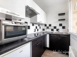 Pronájem bytu 1+kk, Praha, V Štíhlách, 34 m2