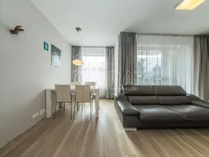 Pronájem bytu 3+kk, Hradec Králové - Nový Hradec Králové, Rybova, 74 m2