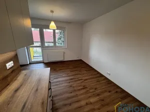 Pronájem bytu 2+kk, Dašice, U Kasáren, 51 m2