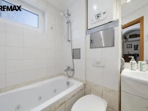 Prodej bytu 1+1, Karlovy Vary, I. P. Pavlova, 37 m2