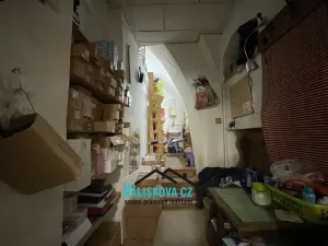 Pronájem obchodního prostoru, Kroměříž, Velké náměstí, 32 m2