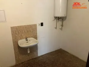 Pronájem obchodního prostoru, Červený Kostelec, náměstí T. G. Masaryka, 78 m2