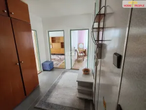 Pronájem bytu 4+1, Karlovy Vary - Stará Role, Školní, 84 m2
