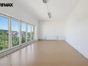 Pronájem výrobních prostor, Aš, Mánesova, 2350 m2