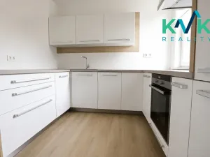 Pronájem bytu 2+1, Karlovy Vary, Vrázova, 79 m2