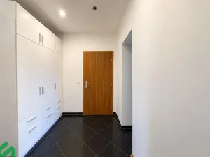 Pronájem bytu 1+kk, Praha - Libeň, V Holešovičkách, 30 m2
