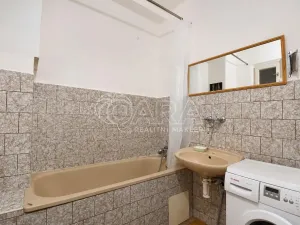 Pronájem bytu 2+1, Praha - Vršovice, Čeljabinská, 70 m2