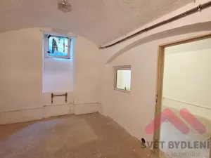 Pronájem skladu, Praha - Bubeneč, Čechova, 28 m2