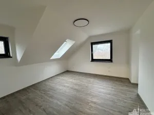 Pronájem bytu 2+kk, Jesenice, Hlavní, 47 m2