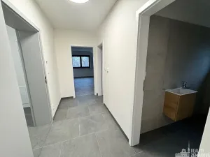 Pronájem bytu 2+kk, Jesenice, Hlavní, 47 m2