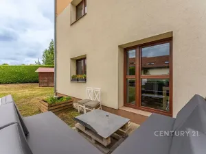 Prodej bytu 2+kk, Praha - Újezd nad Lesy, Velebného, 56 m2