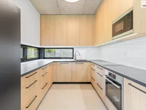 Pronájem rodinného domu, Praha - Benice, 202 m2